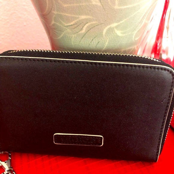 Vera Bradley Handbags - Vera Bradley zip around black Faux leather wallet, 4 card slots with two slits.